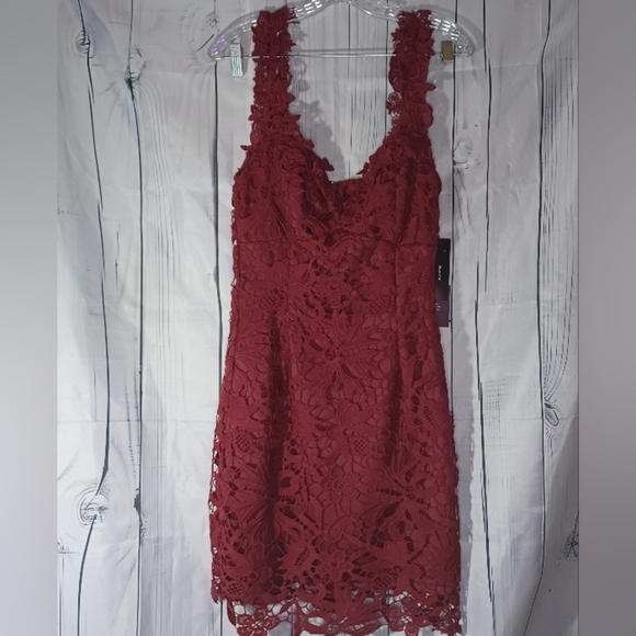 Lulu's Burgundy Lace Dress - Picture 1 of 15